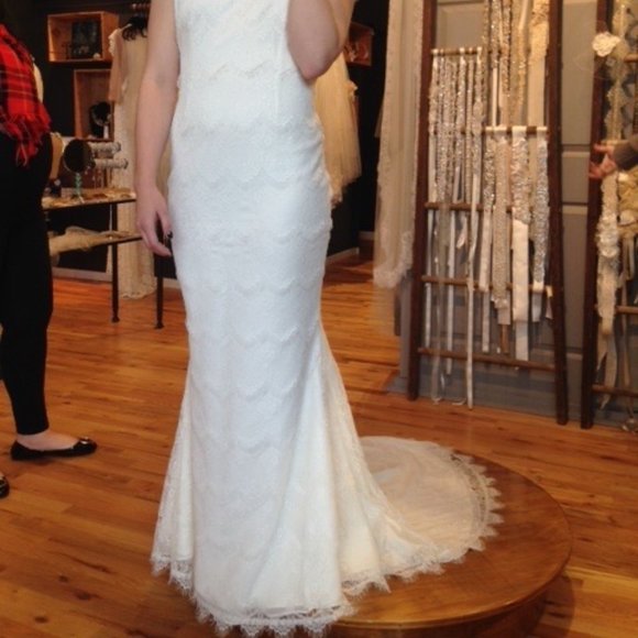 Daughters of Simone Wedding Dress - Picture 4 of 6